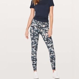 Lululemon Size 4 • Wunder Under High Rise 28” Leggings Spring Bloom Multi.